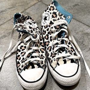 women’s converse size 8 cheetah print with zebra print tounge